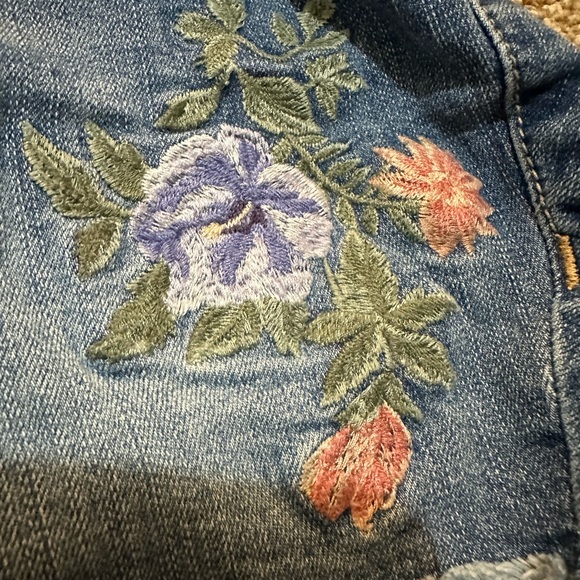 Torrid high rise Aline shortie denim shorts embroidered size 20 - Picture 6 of 11